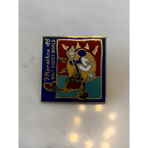 Vintage Walt Disney World 1996 Marathon Disney Trading Pin - Picture 1 of 2